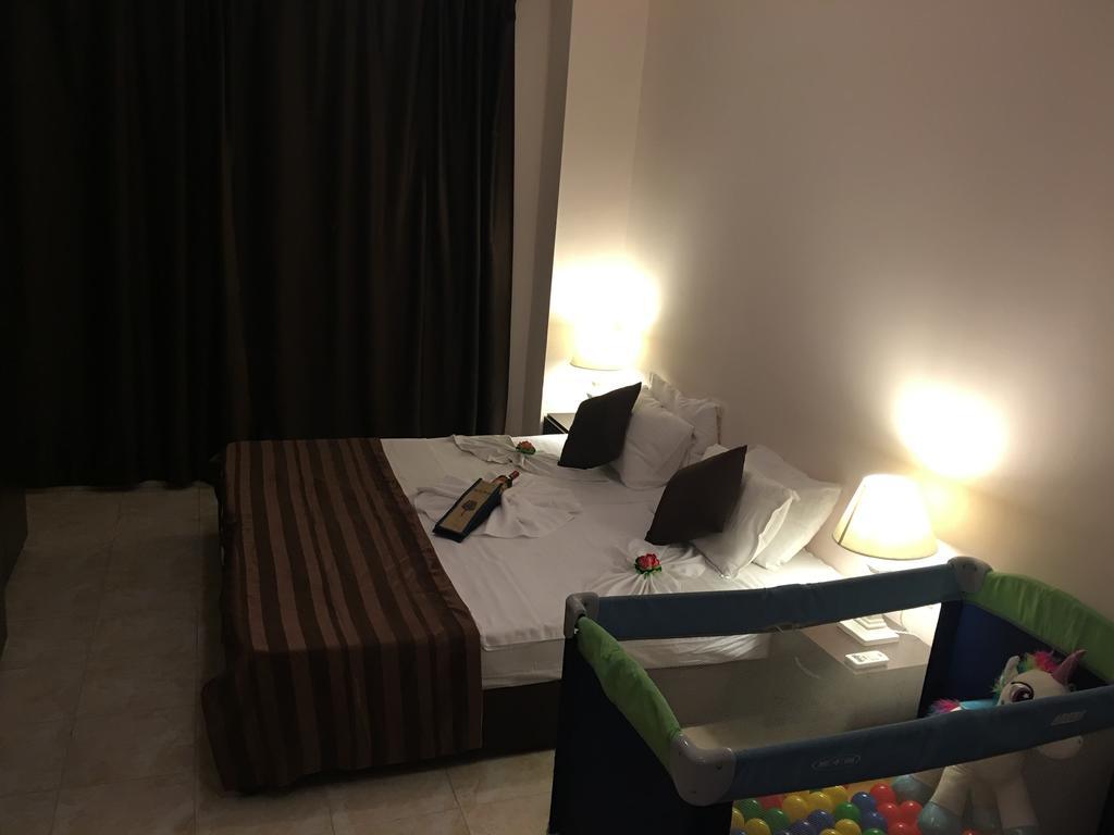 Beach Aparthotel Salt Lake เปาโมเรีย ภายนอก รูปภาพ