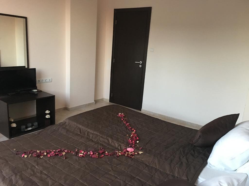 Beach Aparthotel Salt Lake เปาโมเรีย ภายนอก รูปภาพ